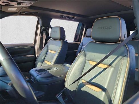 Used 2022 GMC Yukon XL AT4 image 13