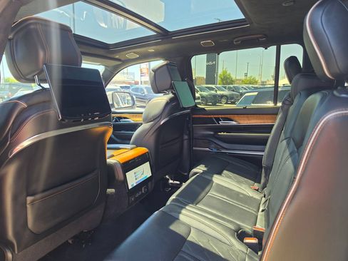 Used 2022 Jeep Grand Wagoneer Series III w/ Rear Seat Video Group 1 AWD/4WD image 14