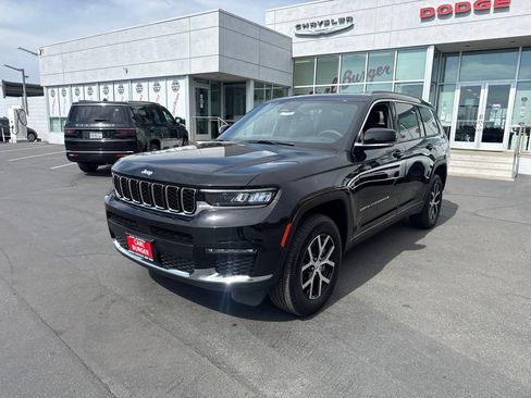 Used 2025 Jeep Grand Cherokee L Limited AWD/4WD image 3