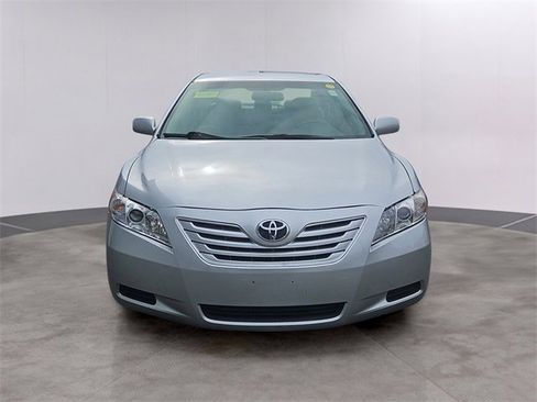 Used 2009 Toyota Camry LE image 2
