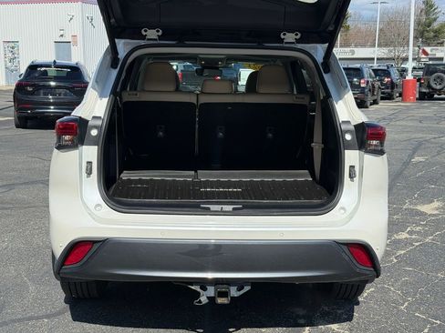 Used 2021 Toyota Highlander Limited AWD/4WD image 5