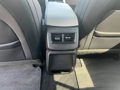 Used 2025 Chevrolet Equinox EV LT FWD image 19