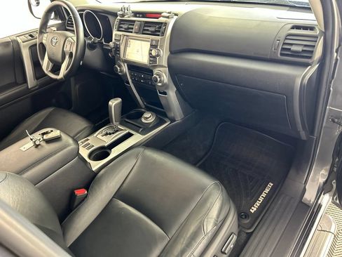 Used 2013 Toyota 4Runner Limited AWD/4WD image 31