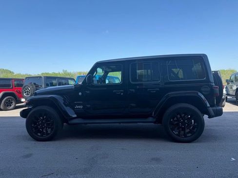 Used 2023 Jeep Wrangler Unlimited Sahara w/ Cold Weather Group AWD/4WD image 6