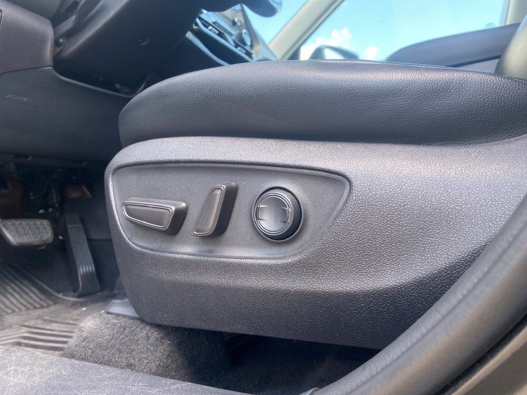 Used 2021 Toyota Highlander XLE AWD/4WD image 63