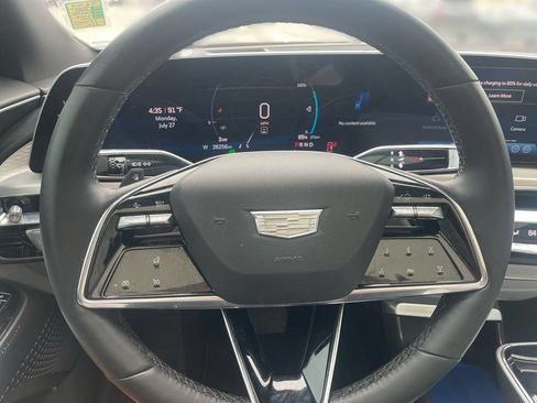 Certified 2024 Cadillac Lyriq Luxury AWD/4WD image 20