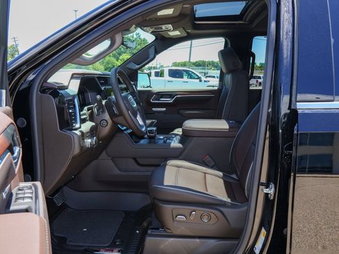 New 2026 GMC Sierra 1500 Denali w/ Denali Reserve Package AWD/4WD image 7
