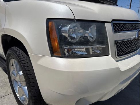 Used 2013 Chevrolet Suburban LTZ RWD image 43