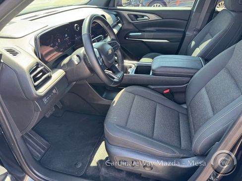 Used 2025 Chevrolet Traverse LT AWD/4WD image 11