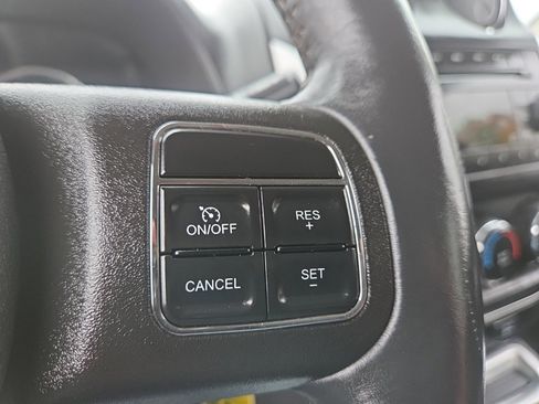 Used 2014 Jeep Compass Latitude w/ Sun/Sound Group image 29