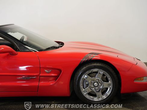 Used 1999 Chevrolet Corvette Convertible w/ Memory Pkg RWD image 36