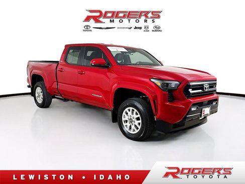 Certified 2025 Toyota Tacoma SR5 image 1