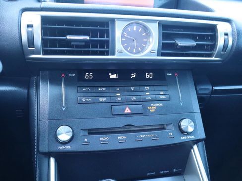 Used 2015 Lexus IS 250 RWD image 21