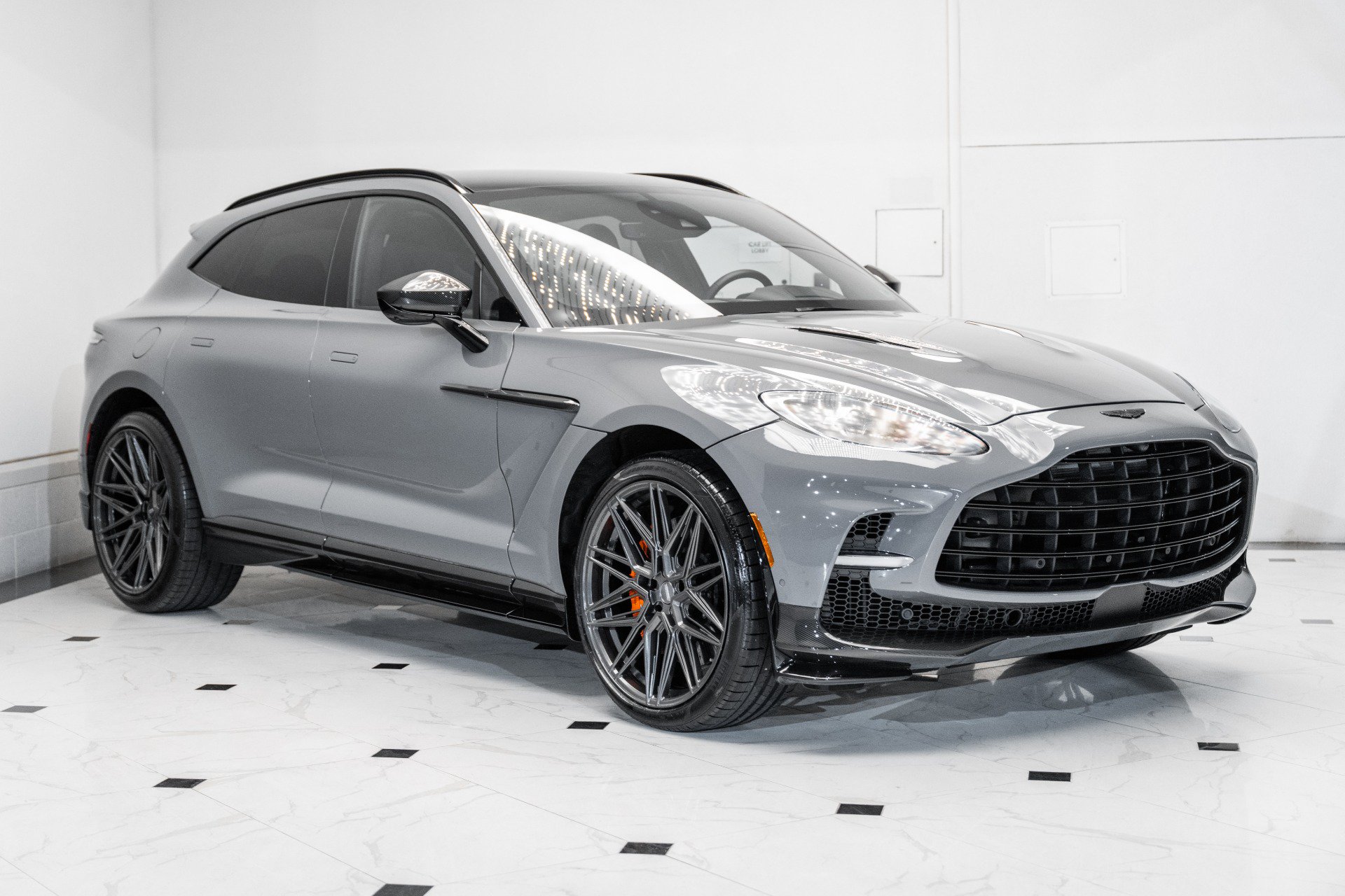 Used 2023 Aston Martin DBX 707 AWD/4WD image 1