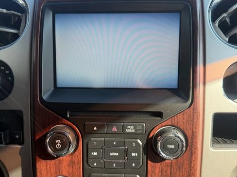Used 2014 Ford F150 King Ranch w/ King Ranch Luxury Package AWD/4WD image 17