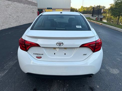 Used 2018 Toyota Corolla SE w/ SE Premium Package FWD image 5