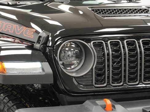 New 2026 Jeep Gladiator Mojave w/ Safety Group image 5