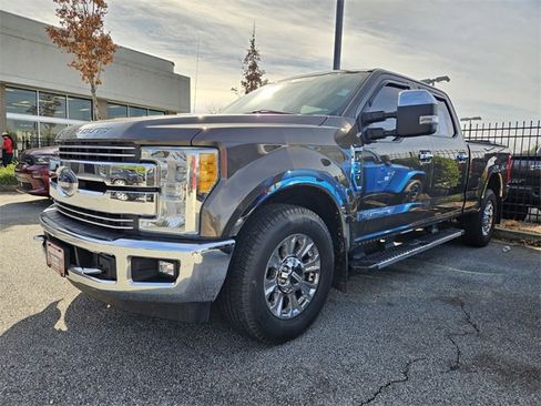 Used 2017 Ford F250 Lariat w/ Chrome Package image 3