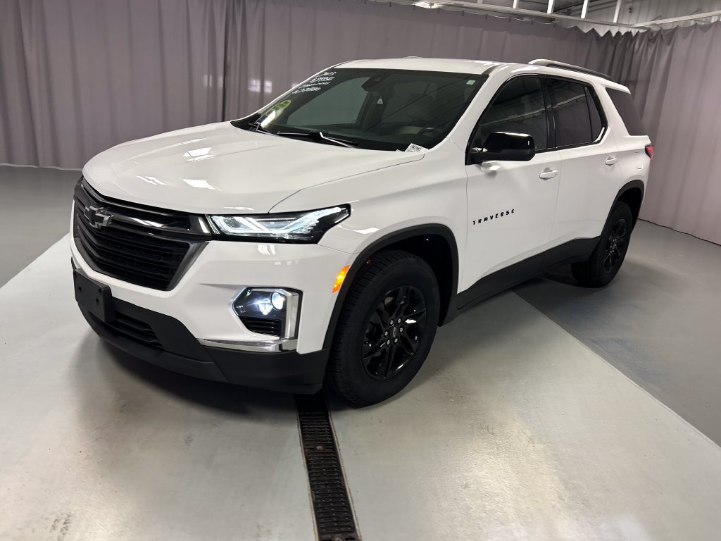 Used 2023 Chevrolet Traverse LS w/ Midnight/Sport Edition FWD image 3
