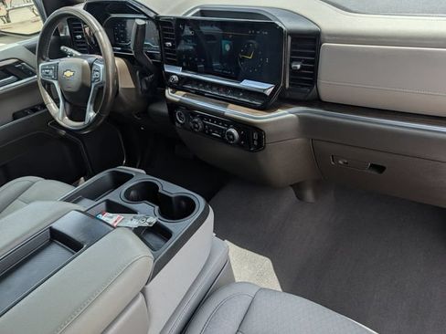 Used 2022 Chevrolet Silverado 1500 LT RWD image 29
