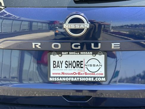 Certified 2025 Nissan Rogue SV AWD/4WD image 28