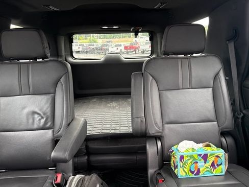 Used 2022 Chevrolet Tahoe RST w/ Luxury Package AWD/4WD image 15
