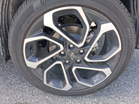 Used 2025 Chevrolet Trax RS w/ Driver Confidence Package image 11