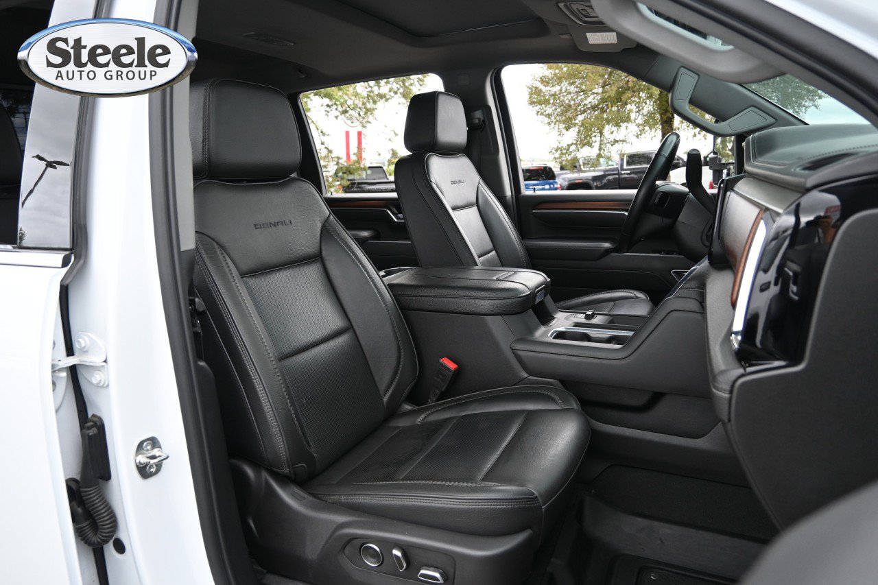 Used 2025 GMC Sierra 2500 Denali w/ Technology Package AWD/4WD image 25