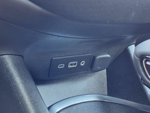 Used 2025 Chevrolet Malibu LT FWD image 13