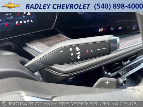 Certified 2025 Chevrolet Suburban LT AWD/4WD image 11