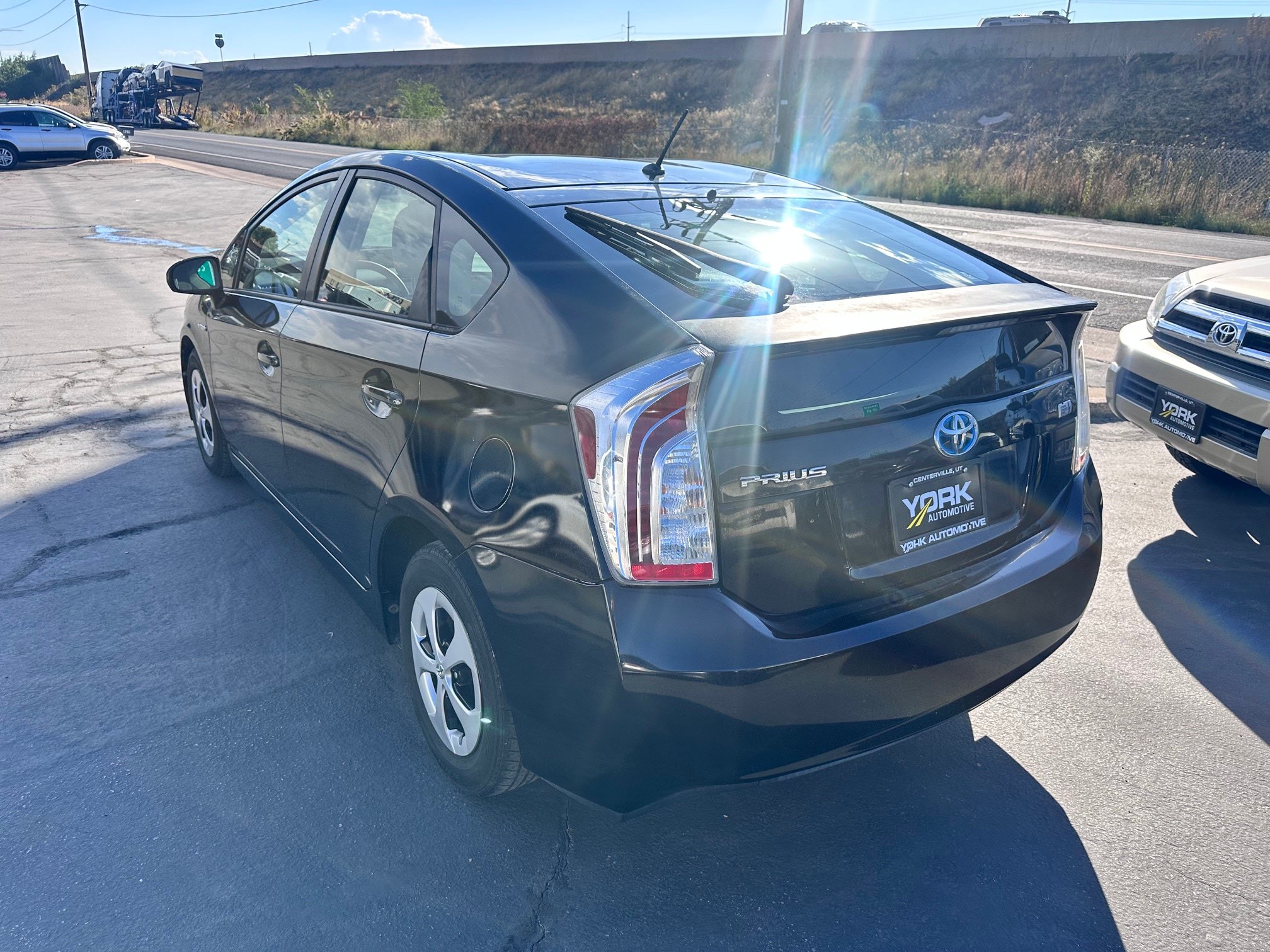 Used 2014 Toyota Prius Two FWD image 4