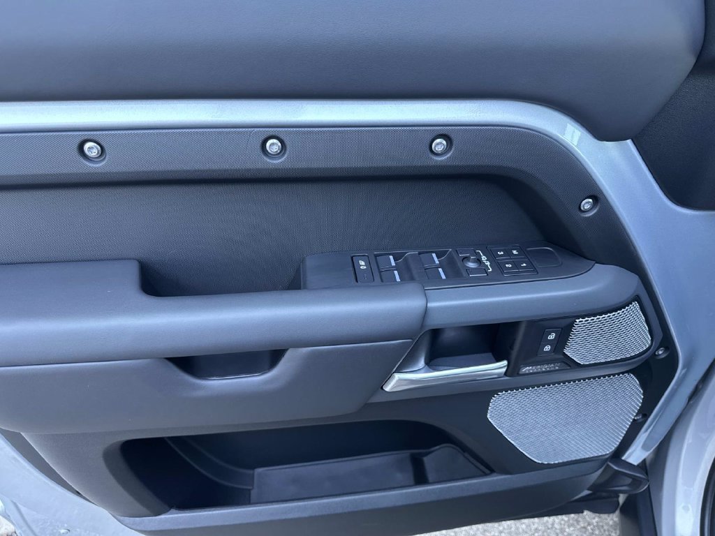 Certified 2024 Land Rover Defender 130 X AWD/4WD image 18