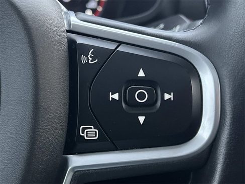 Used 2022 Volvo S60 B5 Momentum image 22