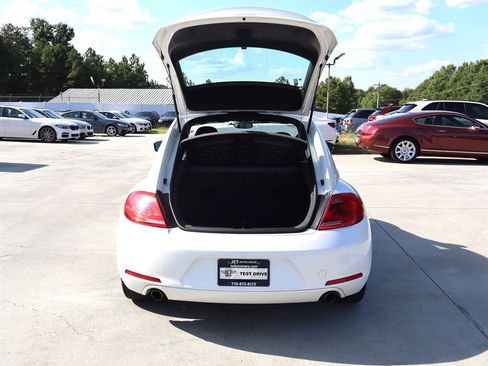 Used 2012 Volkswagen Beetle 2.0T FWD image 33
