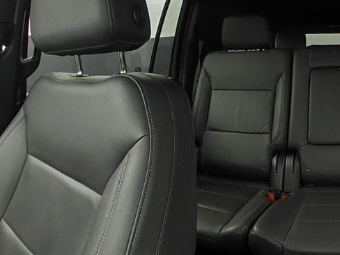 Used 2024 Chevrolet Suburban LT AWD/4WD image 24