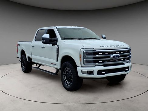 Used 2024 Ford F250 Platinum image 14