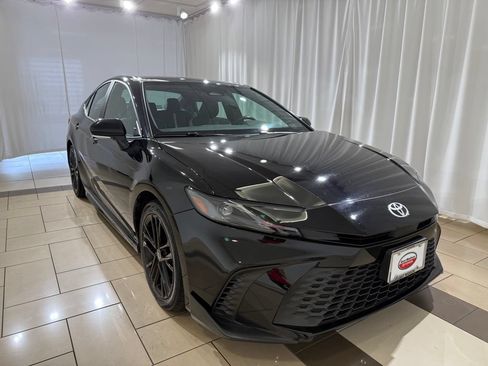 Certified 2025 Toyota Camry SE FWD image 7