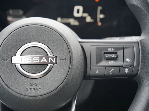 Used 2025 Nissan Kicks SV image 14