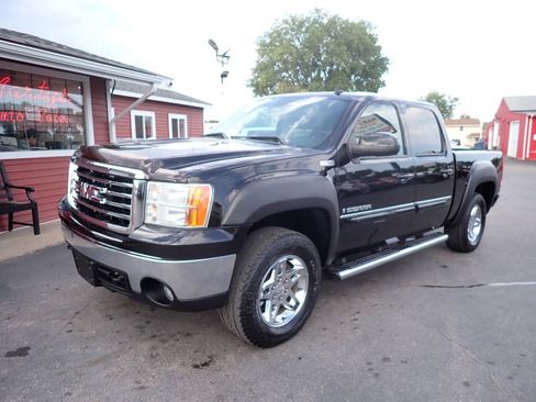 Used 2008 GMC Sierra 1500 SLT w/ All-Terrain Package AWD/4WD image 3