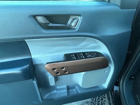 Used 2022 Ford Maverick Lariat image 18