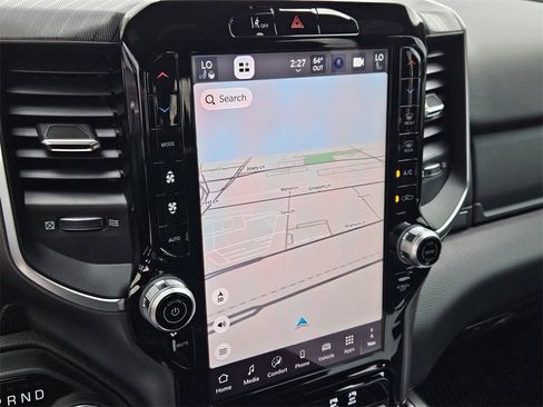 New 2026 RAM 1500 4x4 Crew Cab image 17