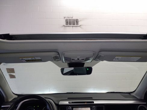 Used 2016 Toyota RAV4 Limited image 21