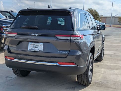 New 2025 Jeep Grand Cherokee Limited image 3