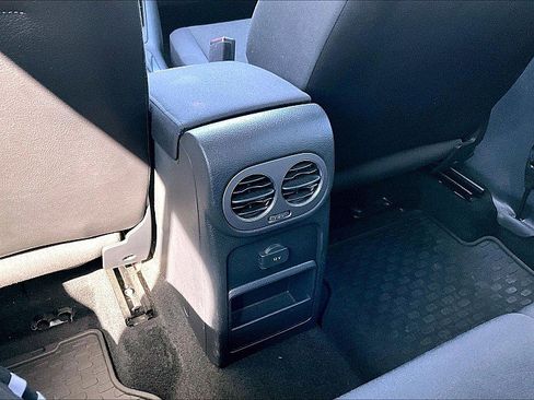 Used 2018 Volkswagen Tiguan Limited image 23