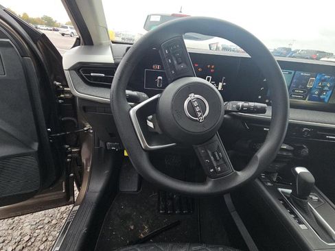 Used 2026 Nissan Kicks SV w/ Illumination Package image 10