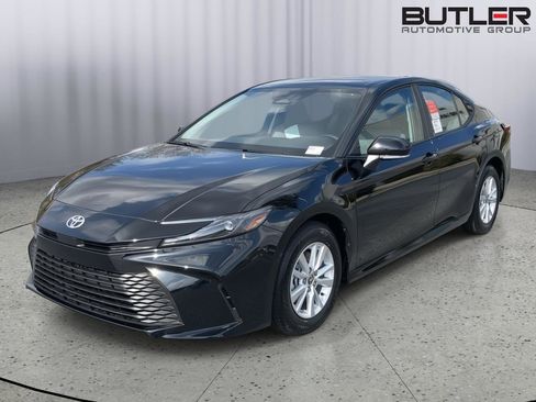 New 2026 Toyota Camry LE FWD image 1