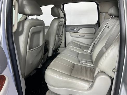Used 2010 Chevrolet Suburban LT AWD/4WD image 20