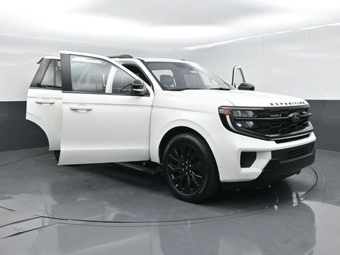 Certified 2025 Ford Expedition Platinum w/ Stealth Appearance Package AWD/4WD image 66