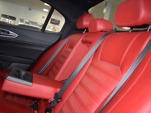 Used 2022 Alfa Romeo Giulia Veloce image 15