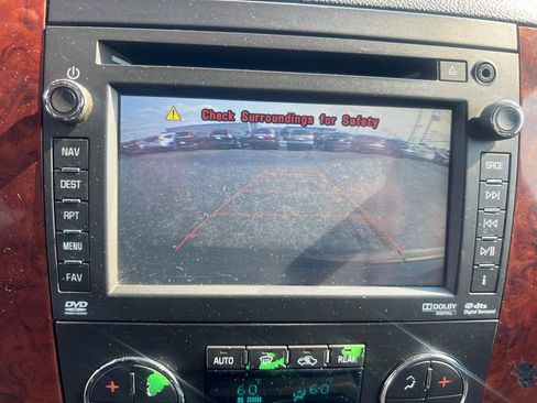 Used 2012 Chevrolet Tahoe LT AWD/4WD image 34